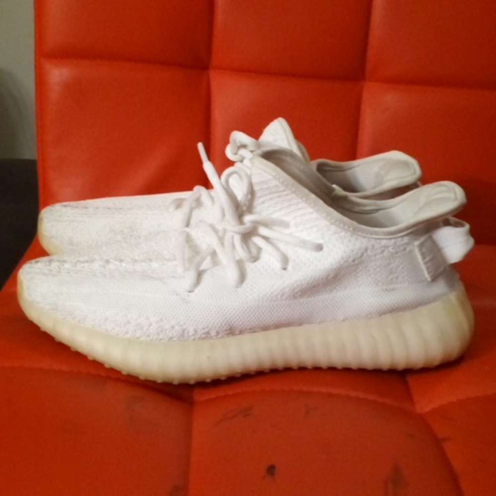 Yeezy 350 v2